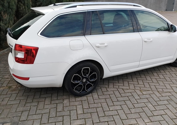 Skoda Octavia cena 34500 przebieg: 294000, rok produkcji 2013 z Sobótka małe 596